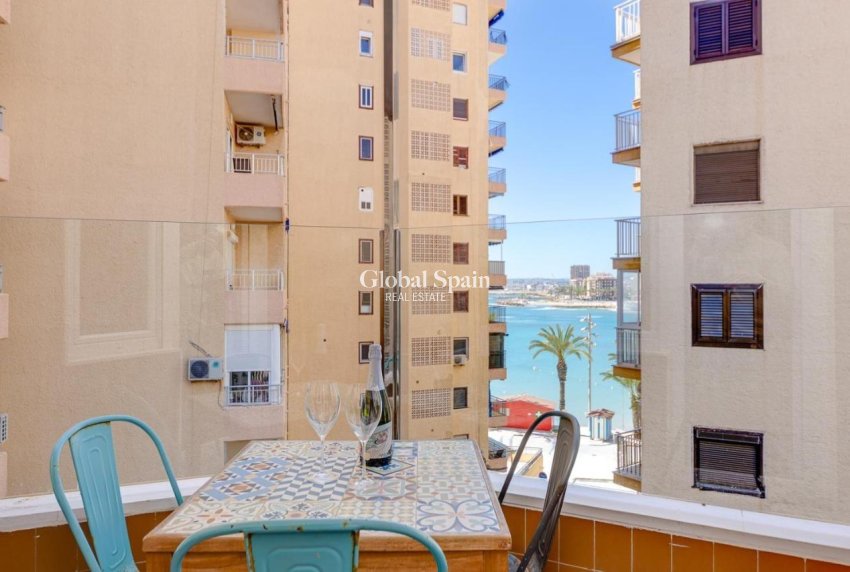 Resale - APARTMENT -
TORREVIEJA - Playa del Cura