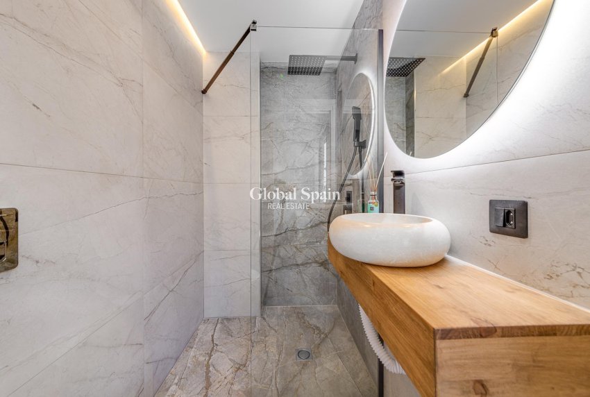 Resale - APARTMENT -
TORREVIEJA - Playa del Cura