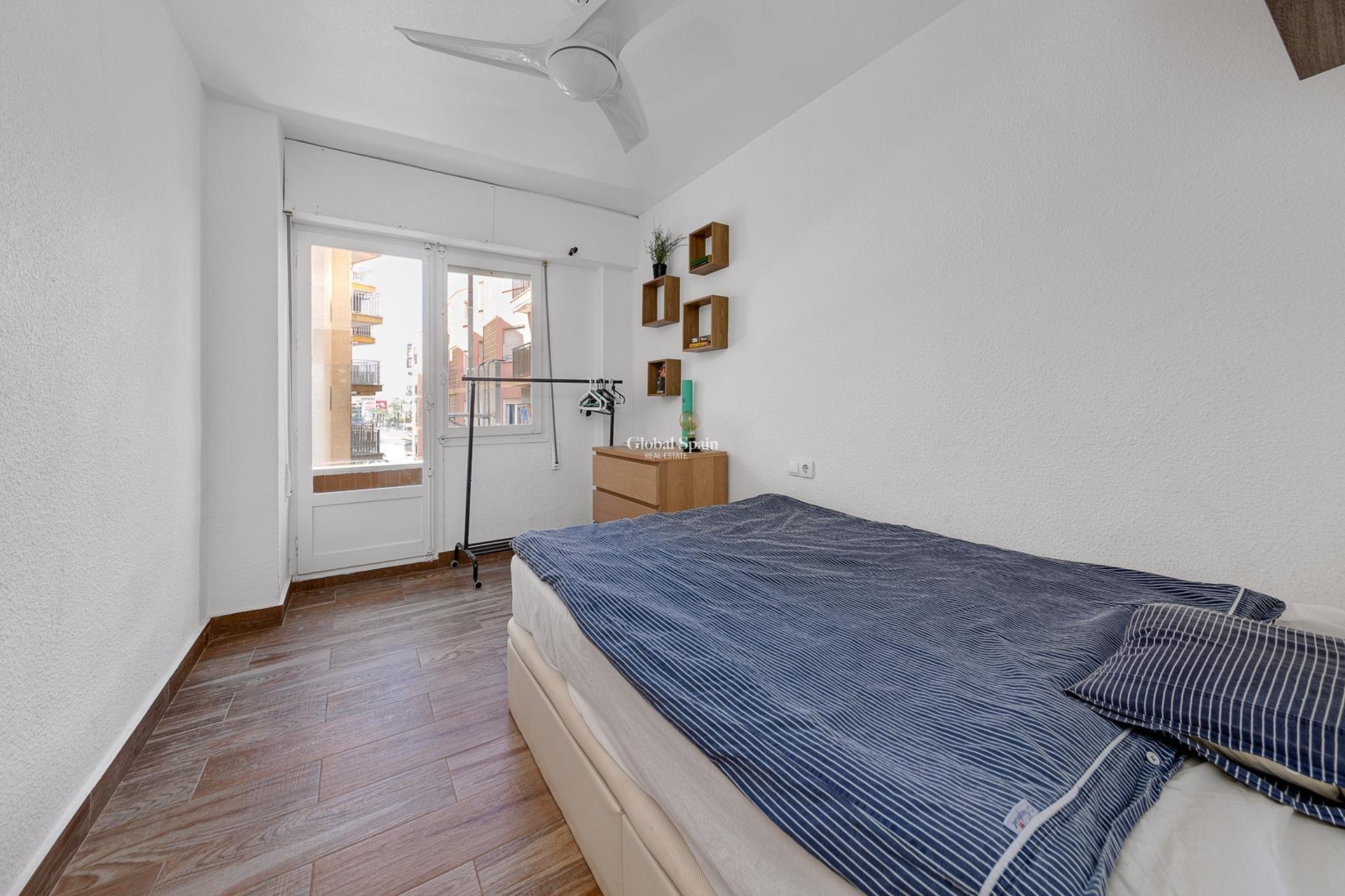 Resale - APARTMENT -
TORREVIEJA - Playa del Cura