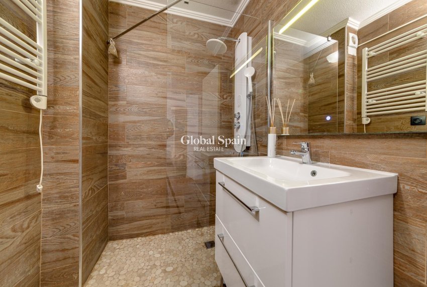 Resale - APARTMENT -
TORREVIEJA - Playa del Cura