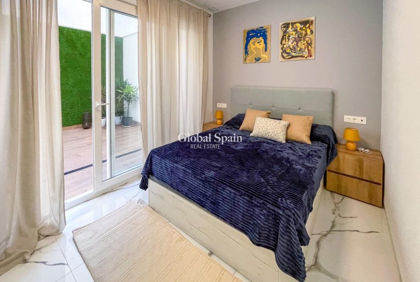 Resale - APARTMENT -
TORREVIEJA - Playa del Cura