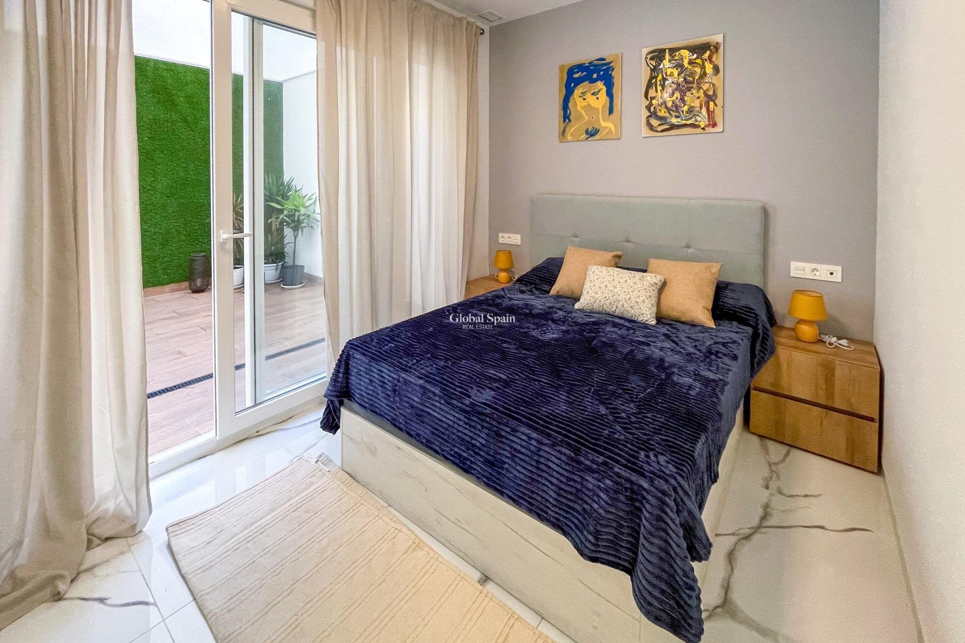 Resale - APARTMENT -
TORREVIEJA - Playa del Cura