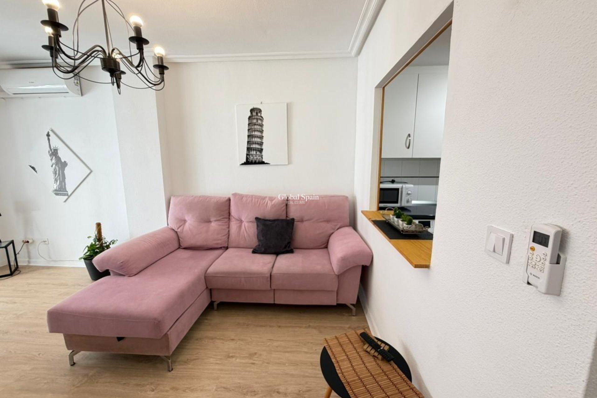 Resale - APARTMENT -
TORREVIEJA - Playa del Cura