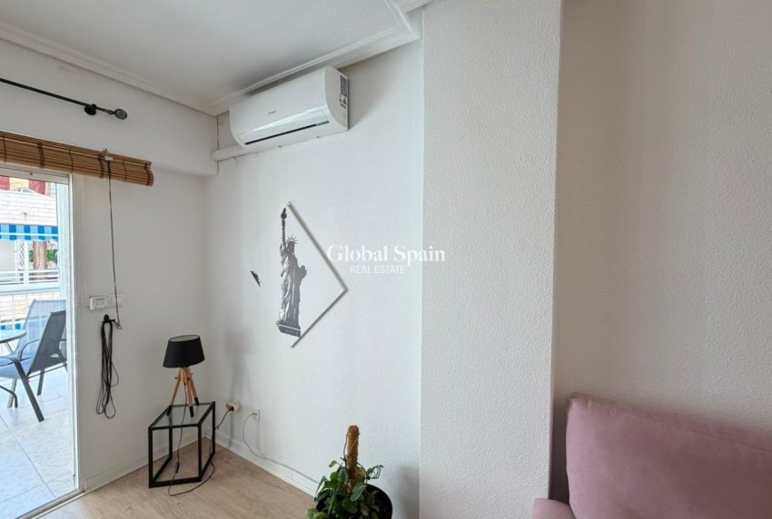 Resale - APARTMENT -
TORREVIEJA - Playa del Cura