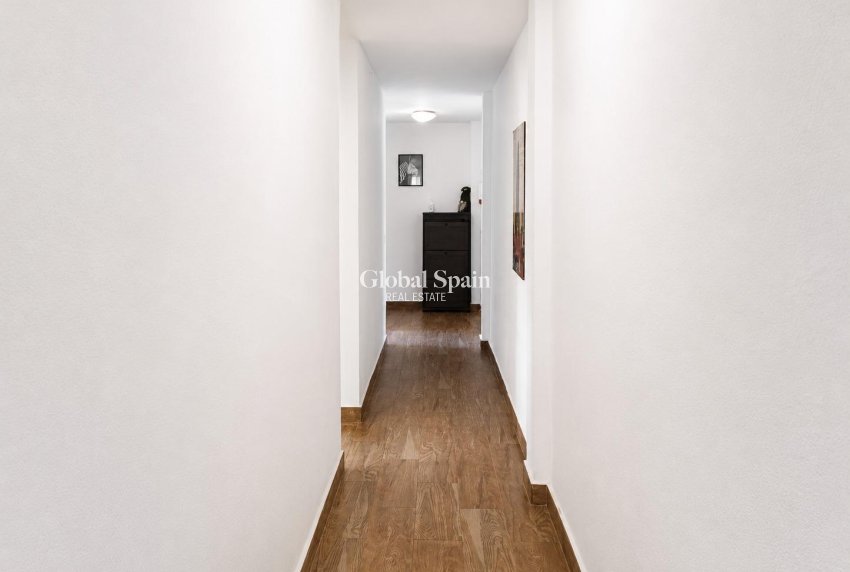 Resale - APARTMENT -
TORREVIEJA - Playa del Cura