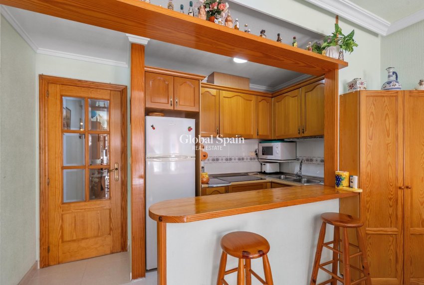 Resale - APARTMENT -
TORREVIEJA - Playa del cura