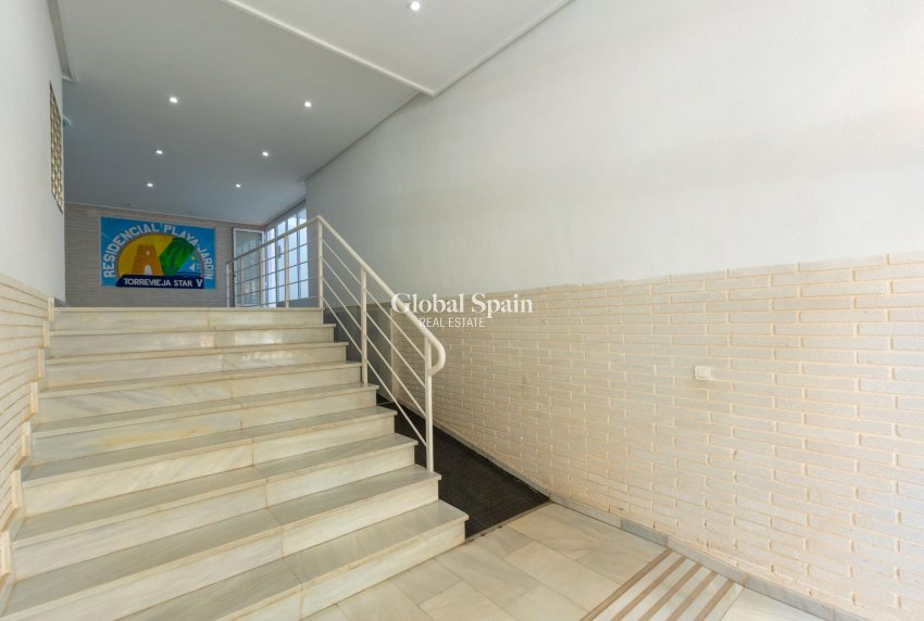 Resale - APARTMENT -
TORREVIEJA - Playa del cura