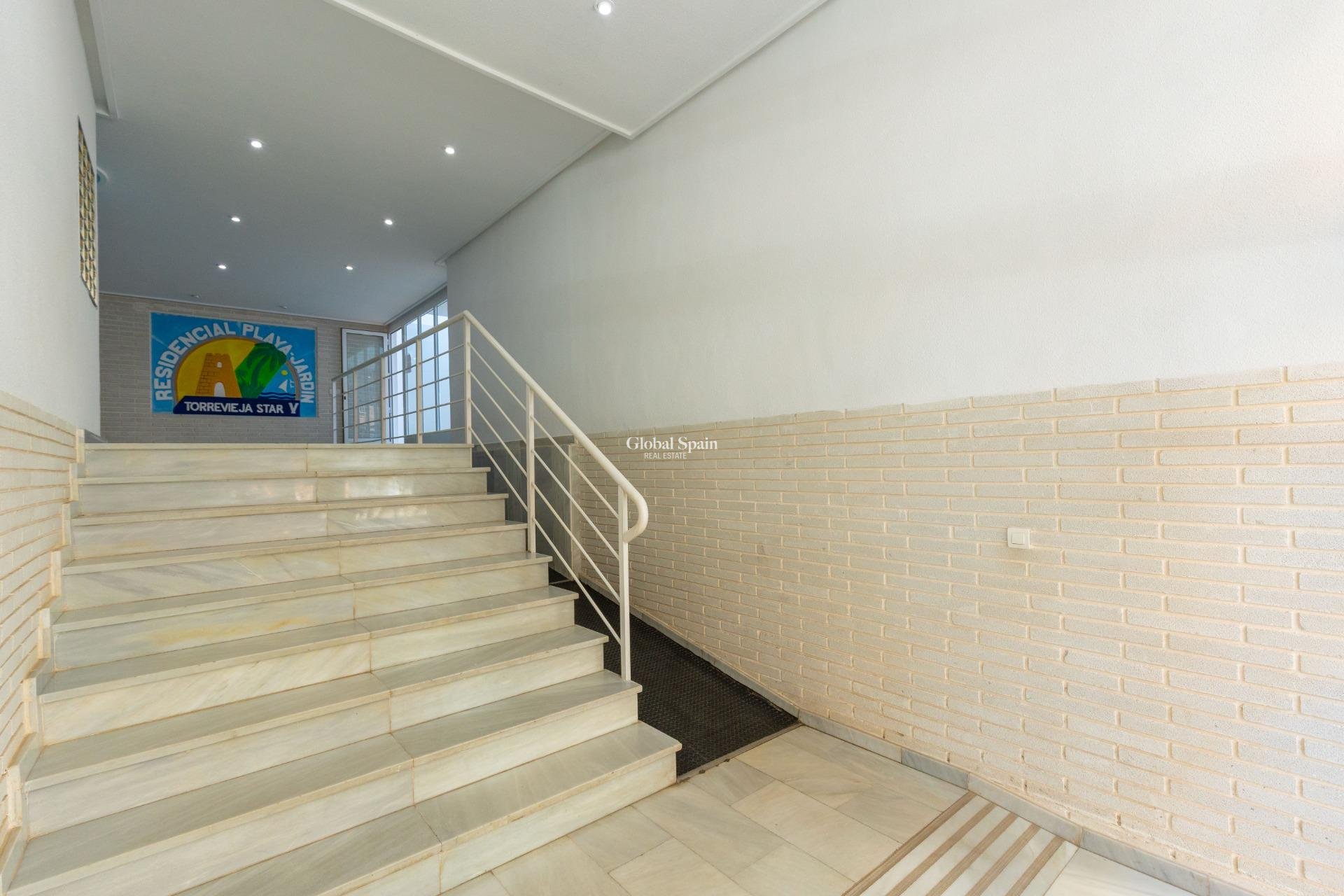 Resale - APARTMENT -
TORREVIEJA - Playa del cura