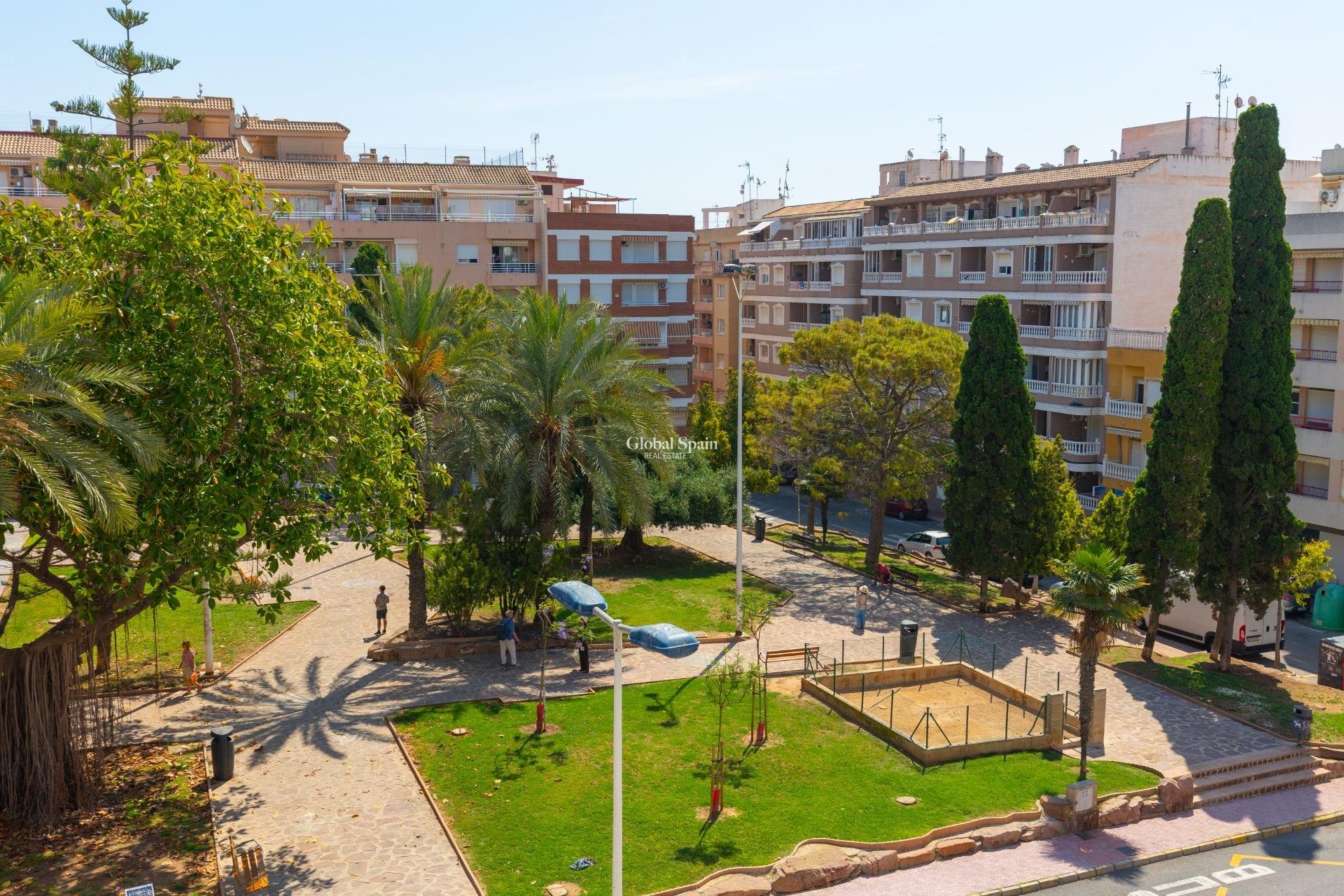 Resale - APARTMENT -
TORREVIEJA - Playa del cura