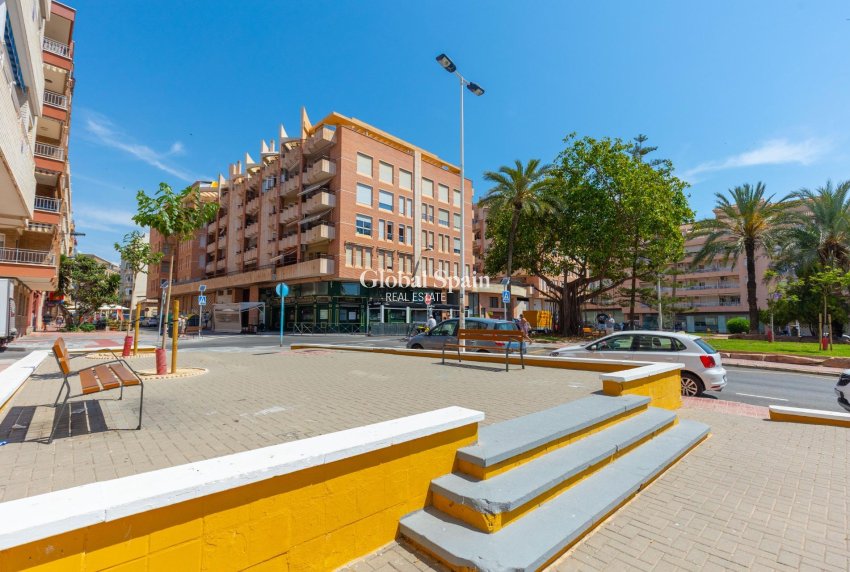 Resale - APARTMENT -
TORREVIEJA - Playa del cura