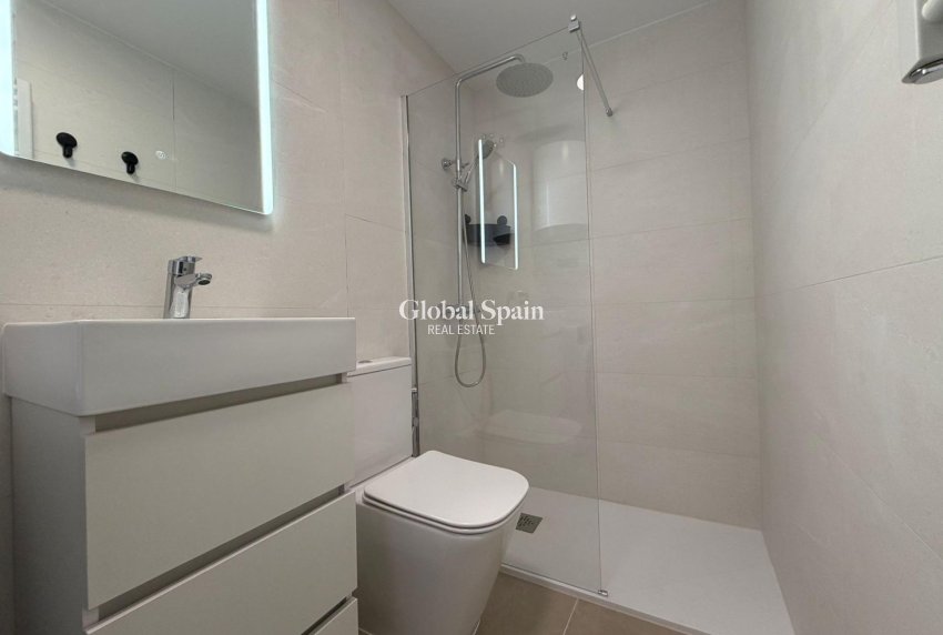 Resale - APARTMENT -
TORREVIEJA - Playa del Cura