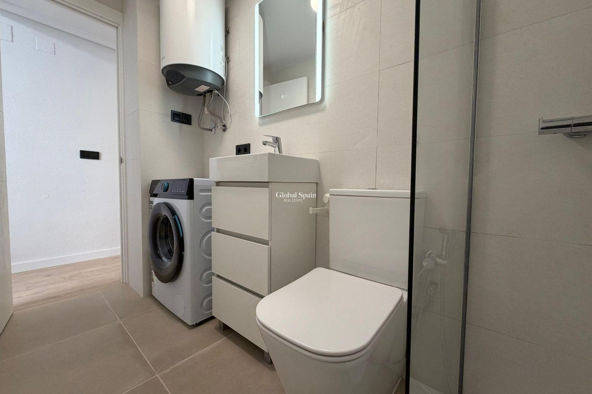 Resale - APARTMENT -
TORREVIEJA - Playa del Cura