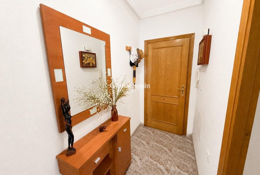 Resale - APARTMENT -
TORREVIEJA - Playa del cura