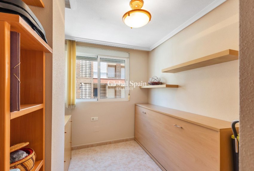 Resale - APARTMENT -
TORREVIEJA - Playa del cura