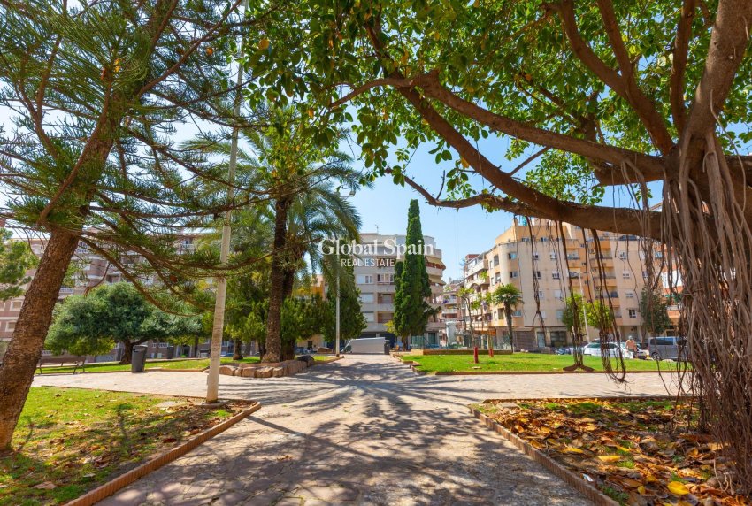 Resale - APARTMENT -
TORREVIEJA - Playa del cura