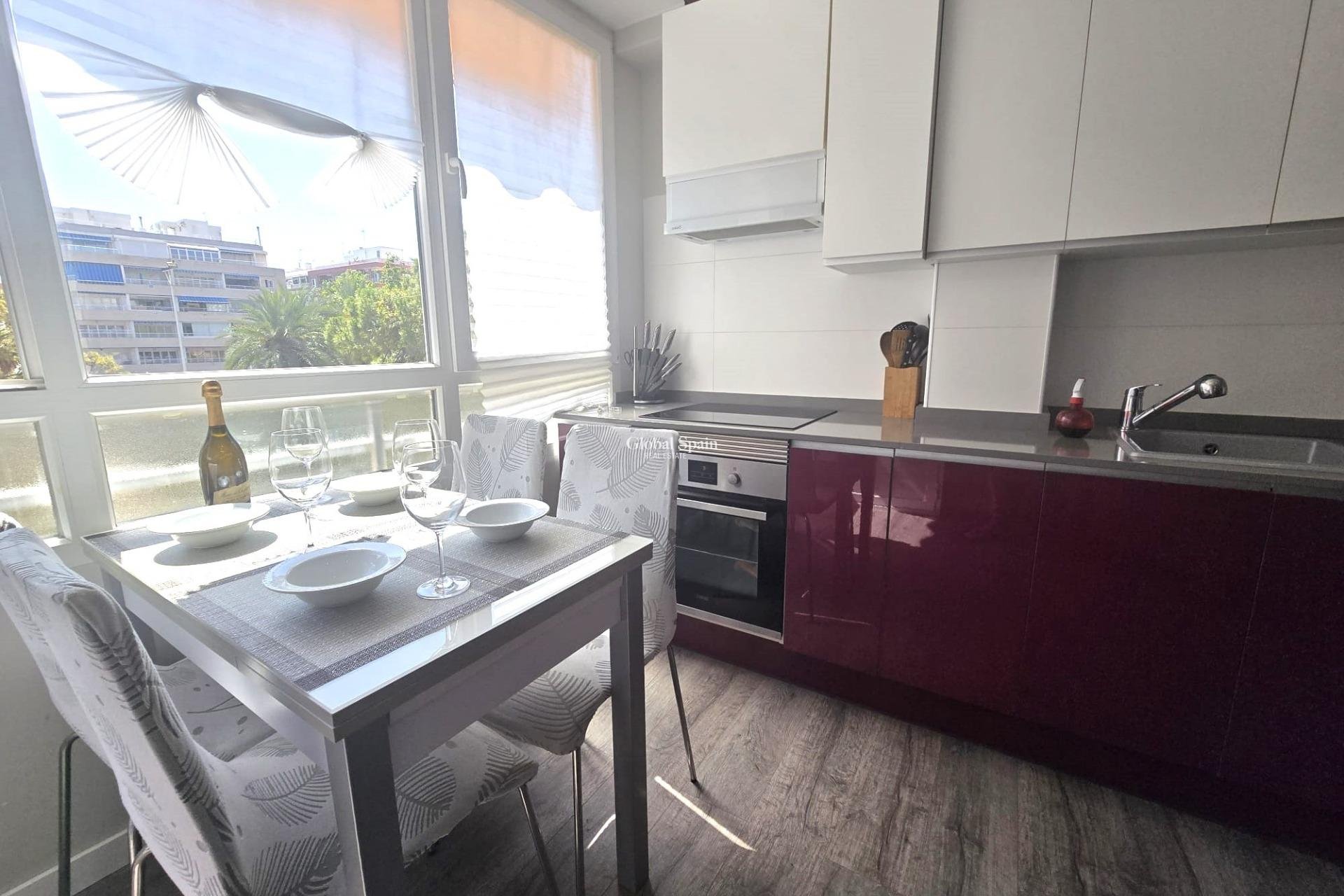 Resale - APARTMENT -
TORREVIEJA - Playa del Cura