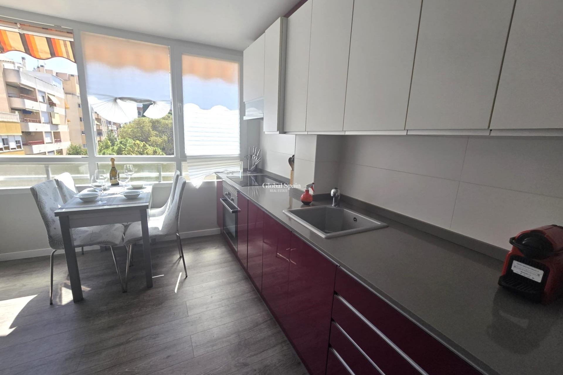 Resale - APARTMENT -
TORREVIEJA - Playa del Cura