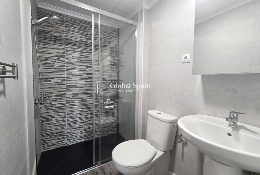 Resale - APARTMENT -
TORREVIEJA - Playa del Cura