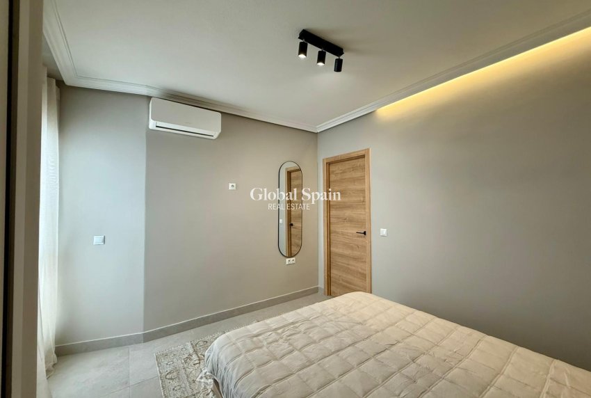 Resale - APARTMENT -
TORREVIEJA - Playa del Cura
