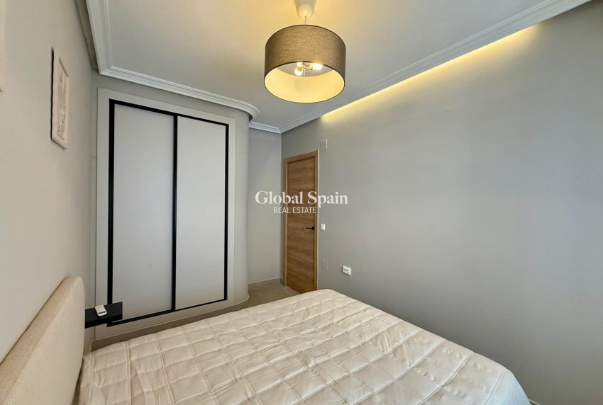 Resale - APARTMENT -
TORREVIEJA - Playa del Cura