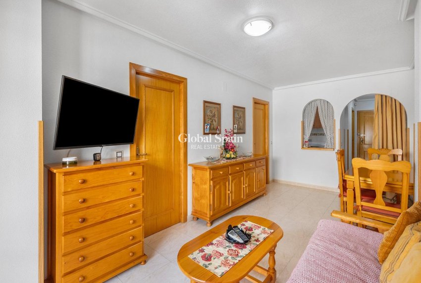 Resale - APARTMENT -
TORREVIEJA - Playa del cura