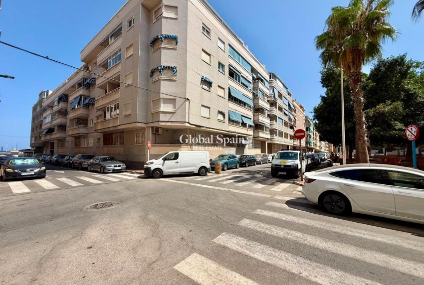 Resale - APARTMENT -
TORREVIEJA - Playa del Cura
