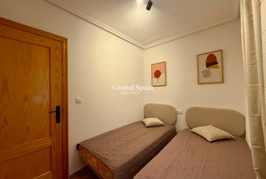 Resale - APARTMENT -
TORREVIEJA - Playa del Cura