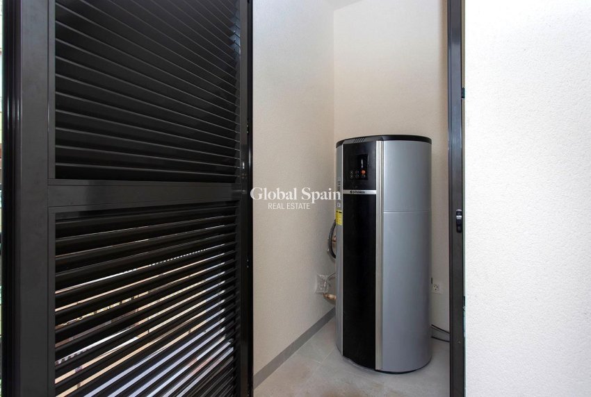 Resale - APARTMENT -
TORREVIEJA - Playa del Cura
