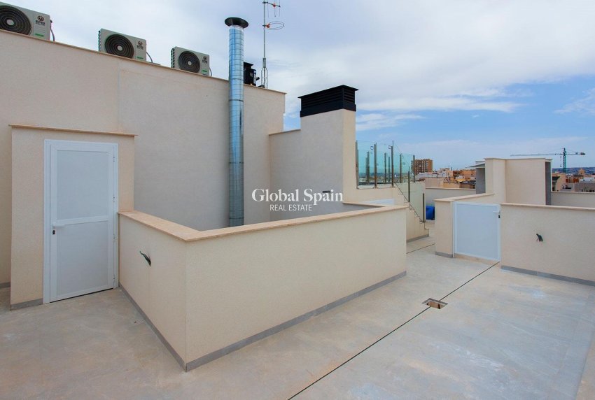 Resale - APARTMENT -
TORREVIEJA - Playa del Cura
