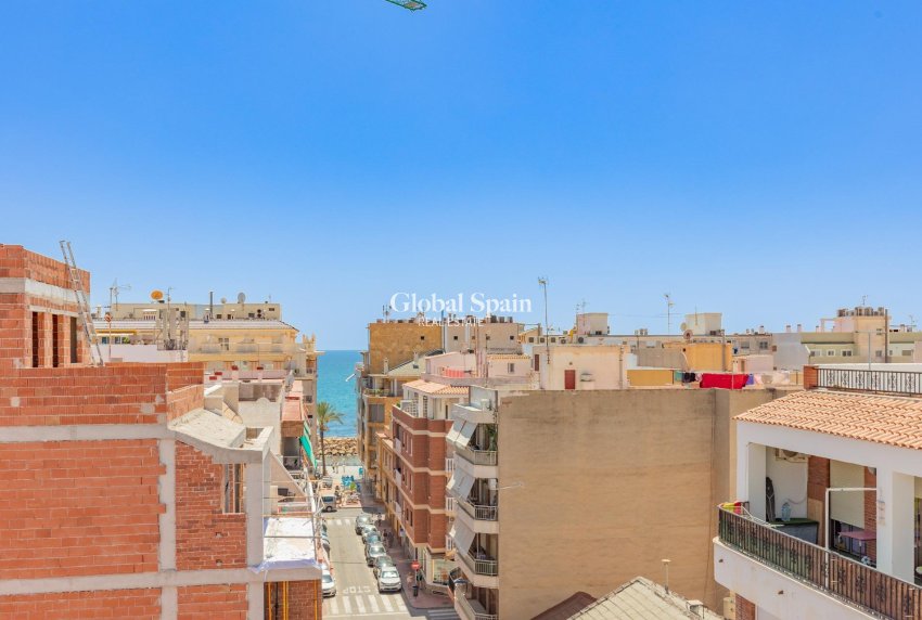 Resale - APARTMENT -
TORREVIEJA - Playa del cura