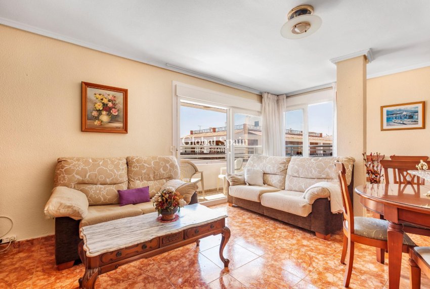 Resale - APARTMENT -
TORREVIEJA - Playa del cura