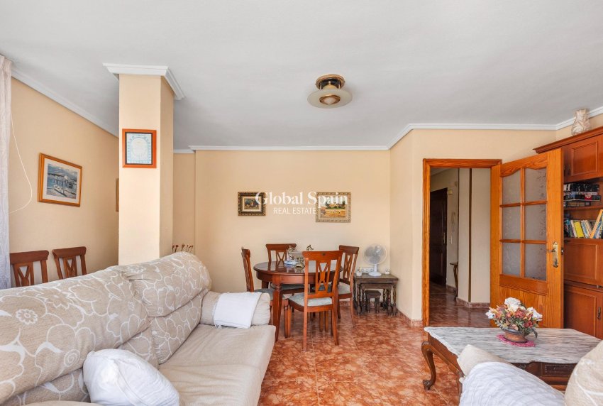 Resale - APARTMENT -
TORREVIEJA - Playa del cura
