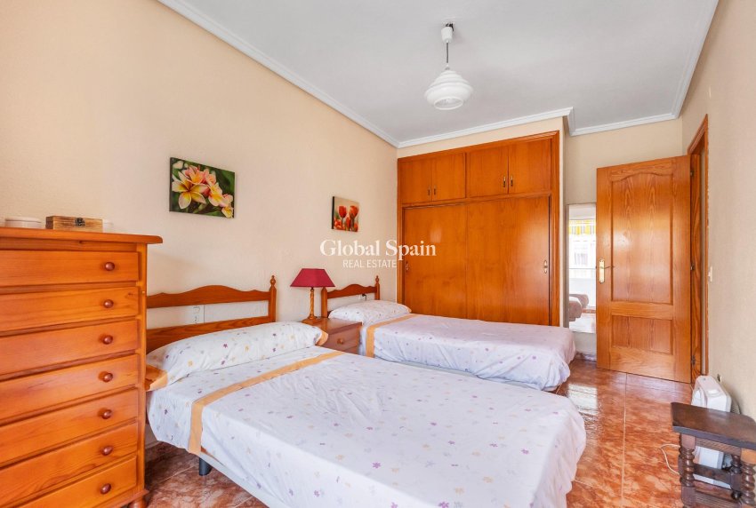 Resale - APARTMENT -
TORREVIEJA - Playa del cura