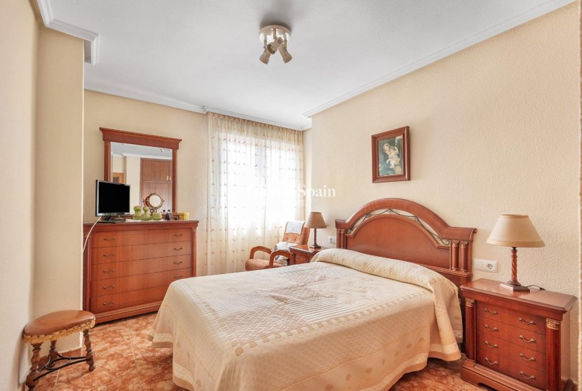 Resale - APARTMENT -
TORREVIEJA - Playa del cura