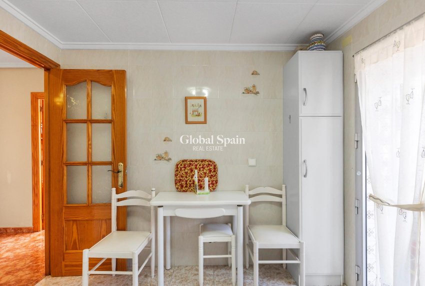 Resale - APARTMENT -
TORREVIEJA - Playa del cura