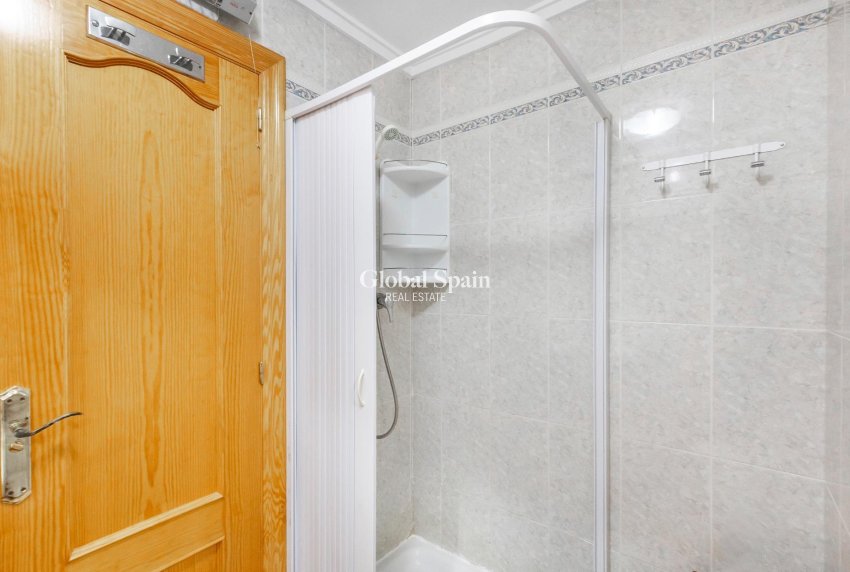 Resale - APARTMENT -
TORREVIEJA - Playa del cura