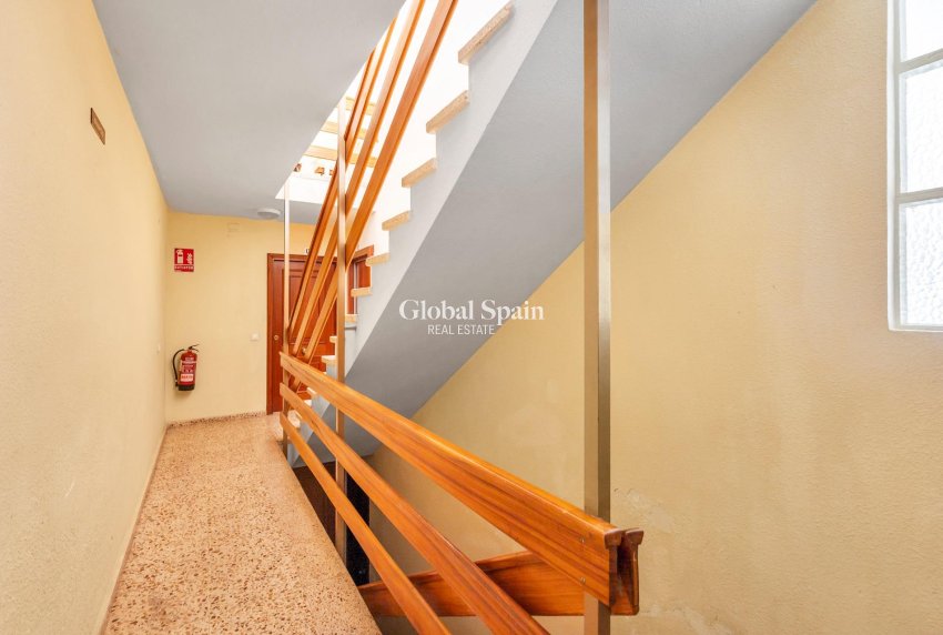 Resale - APARTMENT -
TORREVIEJA - Playa del cura