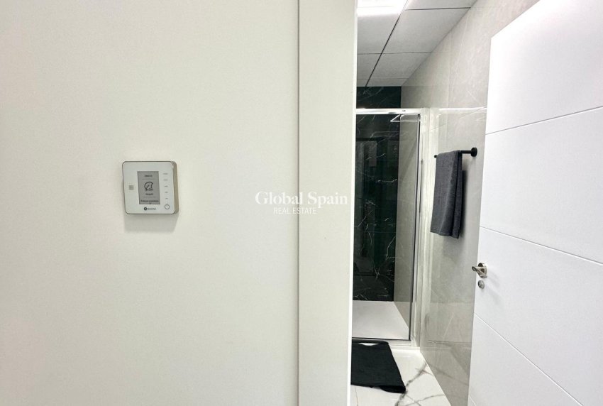 Resale - APARTMENT -
TORREVIEJA - Playa del Cura