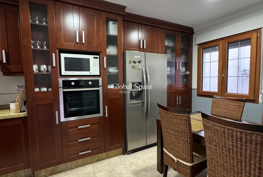 Resale - APARTMENT -
TORREVIEJA - Playa del Cura