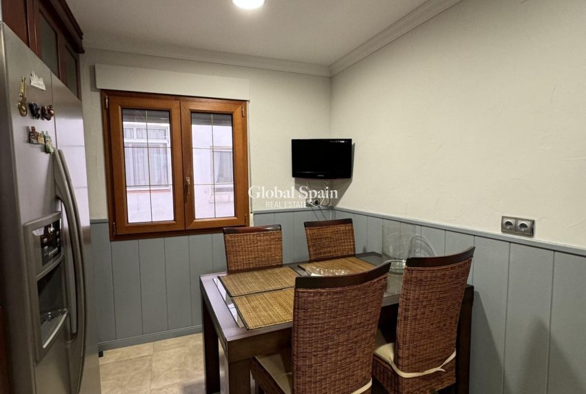 Resale - APARTMENT -
TORREVIEJA - Playa del Cura