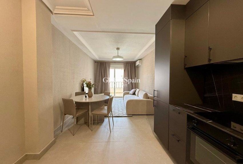 Resale - APARTMENT -
TORREVIEJA - Playa del Cura