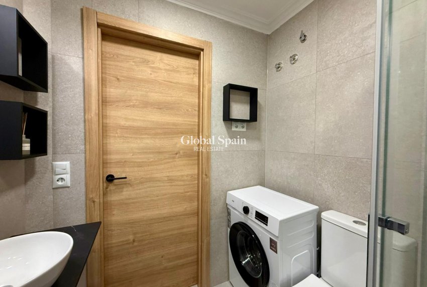 Resale - APARTMENT -
TORREVIEJA - Playa del Cura