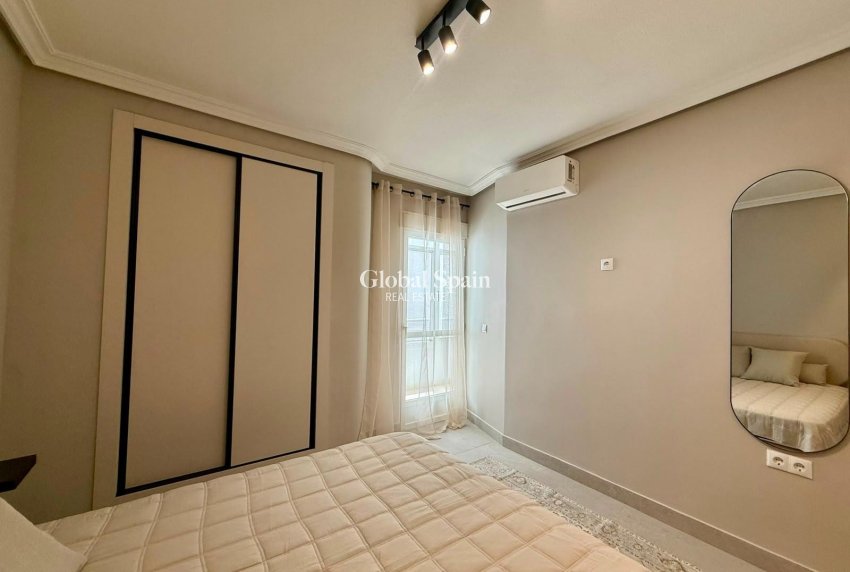 Resale - APARTMENT -
TORREVIEJA - Playa del Cura