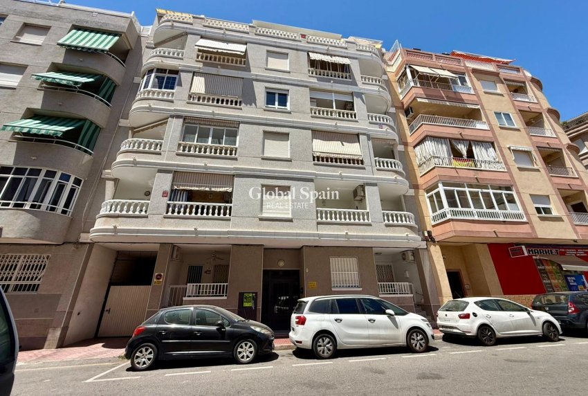 Resale - APARTMENT -
TORREVIEJA - Playa del Cura