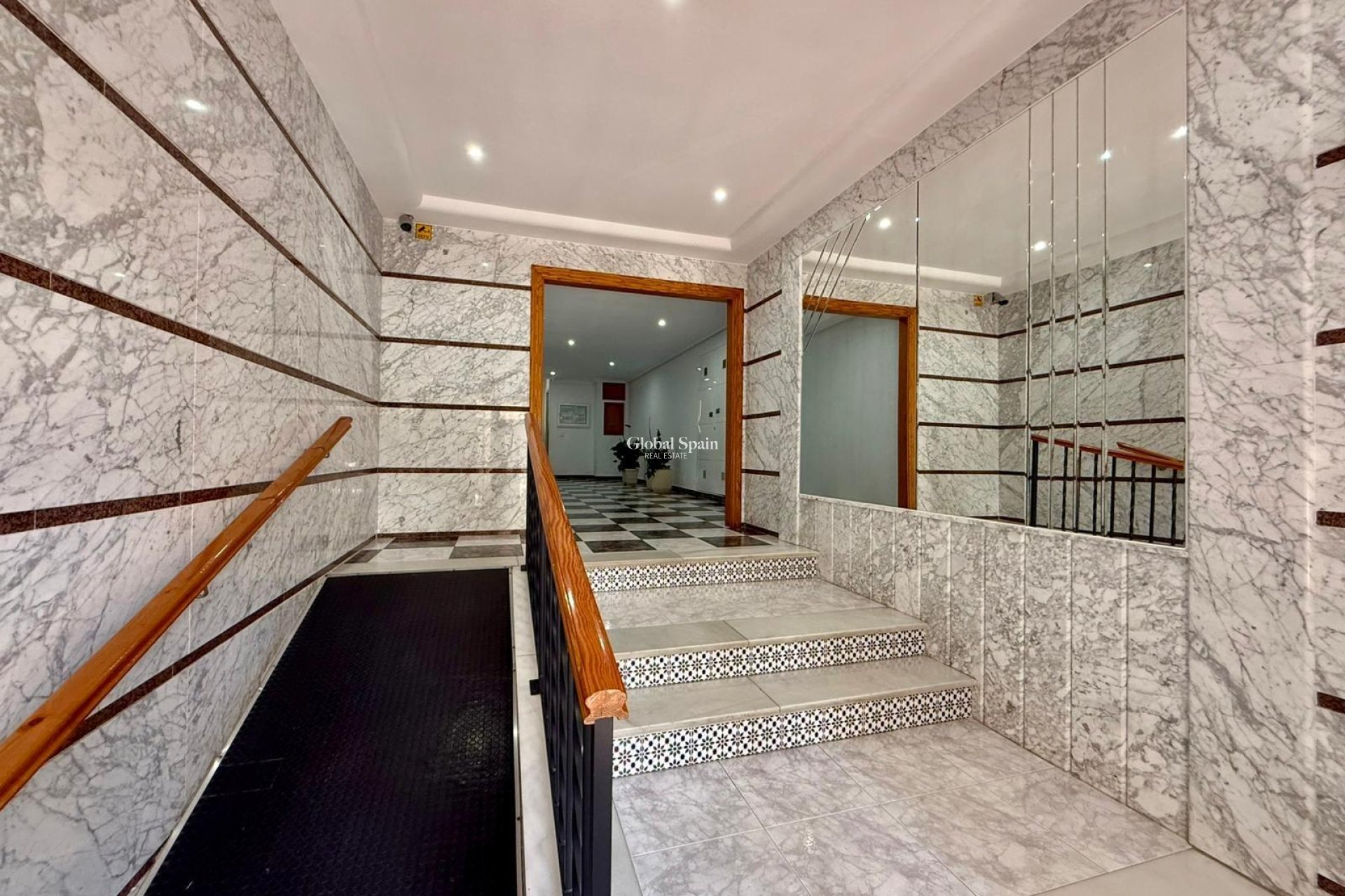 Resale - APARTMENT -
TORREVIEJA - Playa del Cura