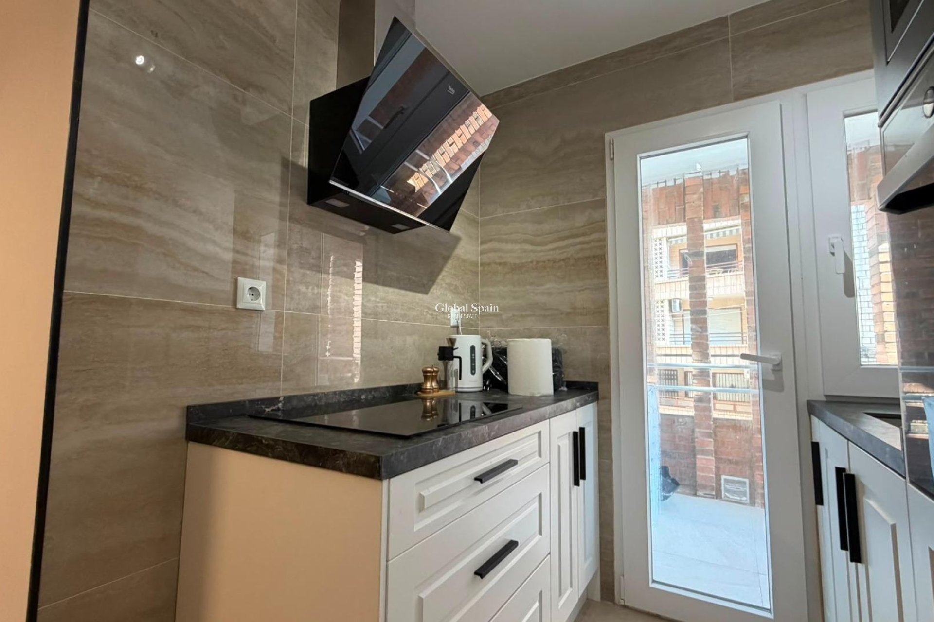 Resale - APARTMENT -
TORREVIEJA - Playa del Cura