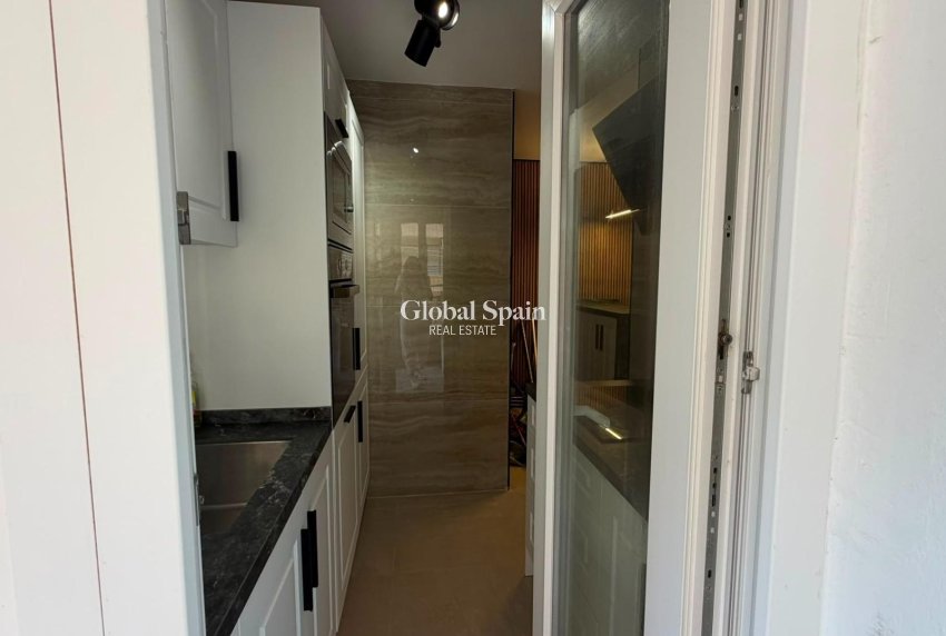 Resale - APARTMENT -
TORREVIEJA - Playa del Cura