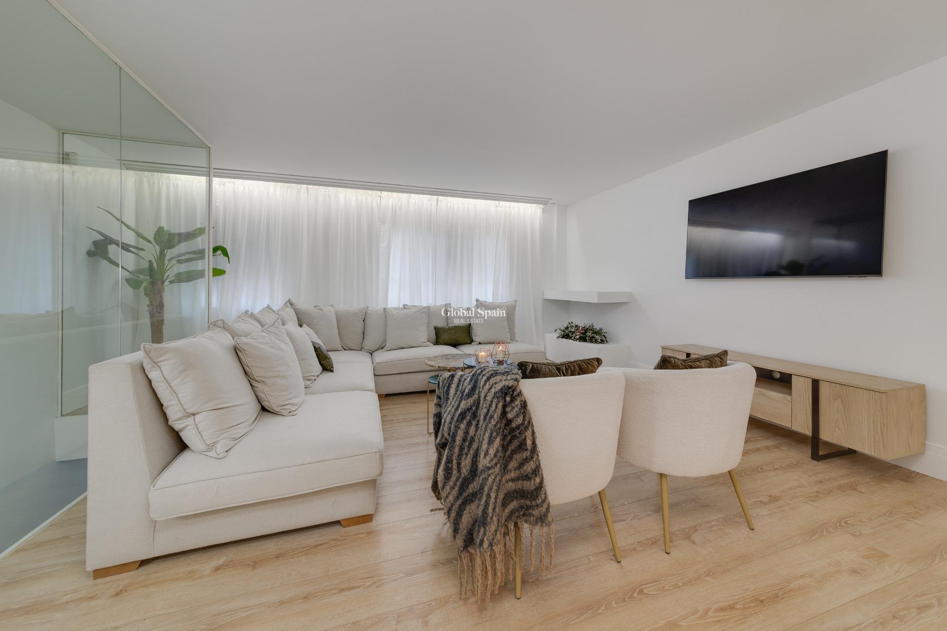 Resale - APARTMENT -
TORREVIEJA - Playa del Cura
