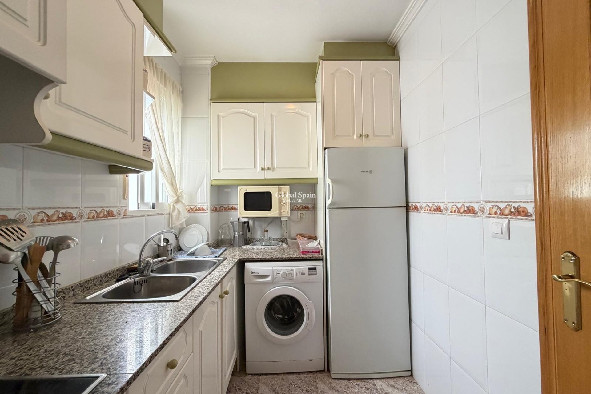 Resale - APARTMENT -
TORREVIEJA - Playa del Cura