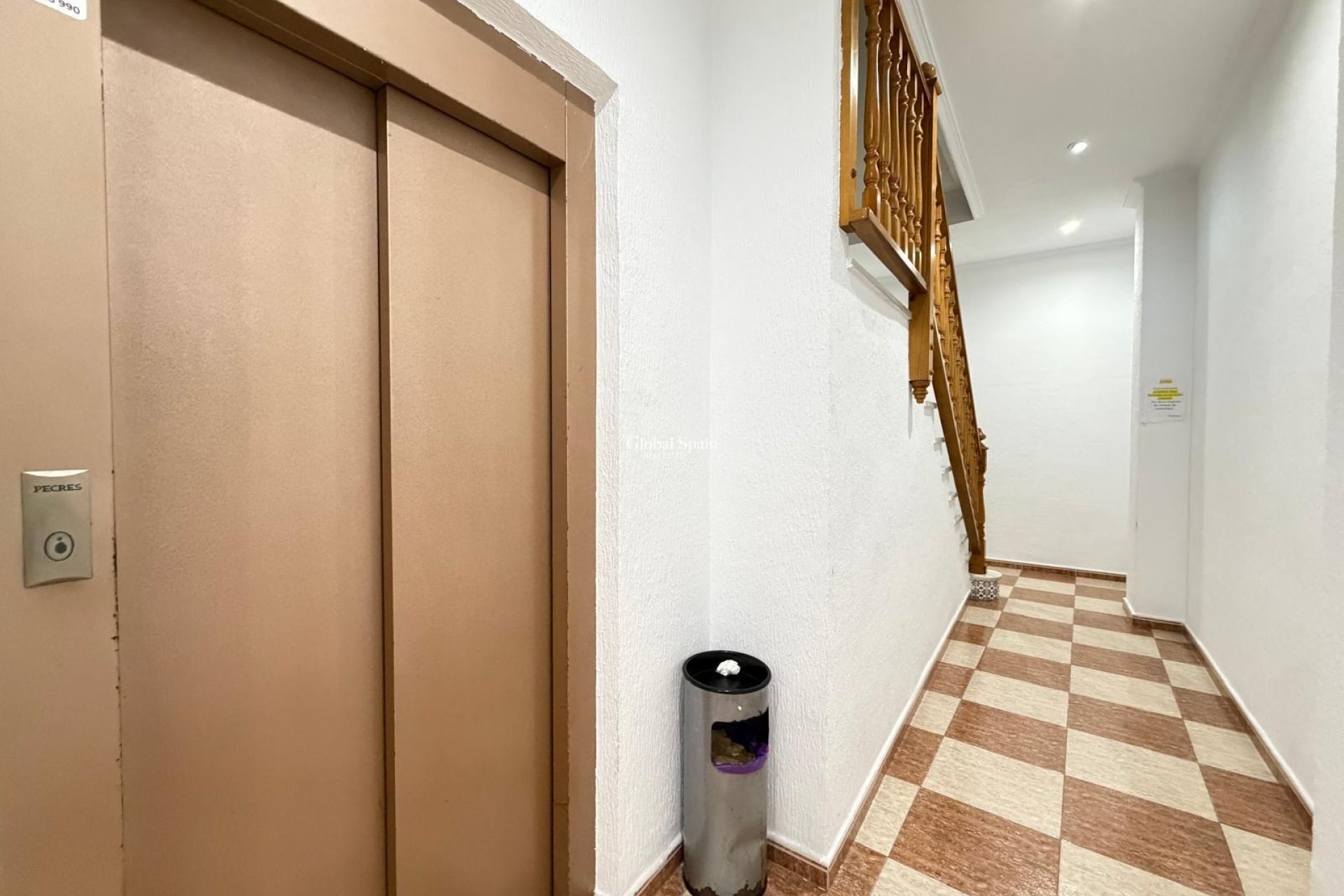 Resale - APARTMENT -
TORREVIEJA - Playa del Cura